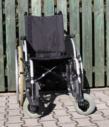 Invalidní vozík