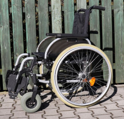 Invalidní vozík