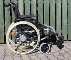 Invalidní vozík