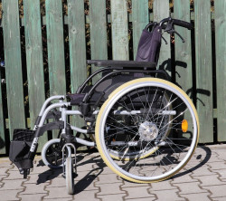 Invalidní vozík