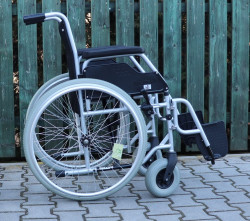 Invalidní vozík