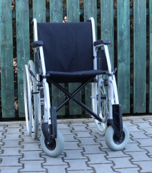 Invalidní vozík