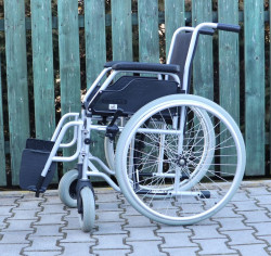 Invalidní vozík