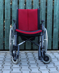 Invalidní vozík