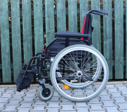Invalidní vozík