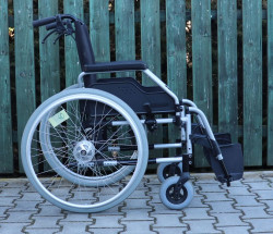 Invalidní vozík
