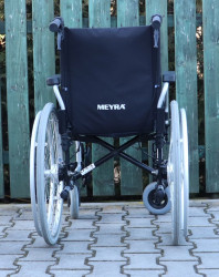 Invalidní vozík