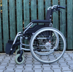 Invalidní vozík