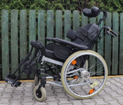 Invalidní vozík