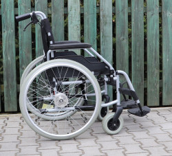 Invalidní vozík
