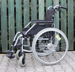 Invalidní vozík