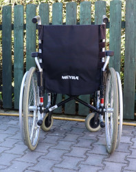 Invalidní vozík