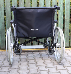 Invalidní vozík