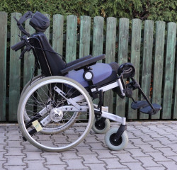 Invalidní vozík