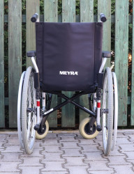 Invalidní vozík