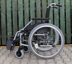 Invalidní vozík
