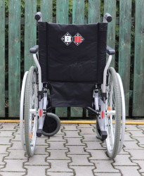 Invalidní vozík