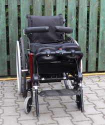 Invalidní vozík